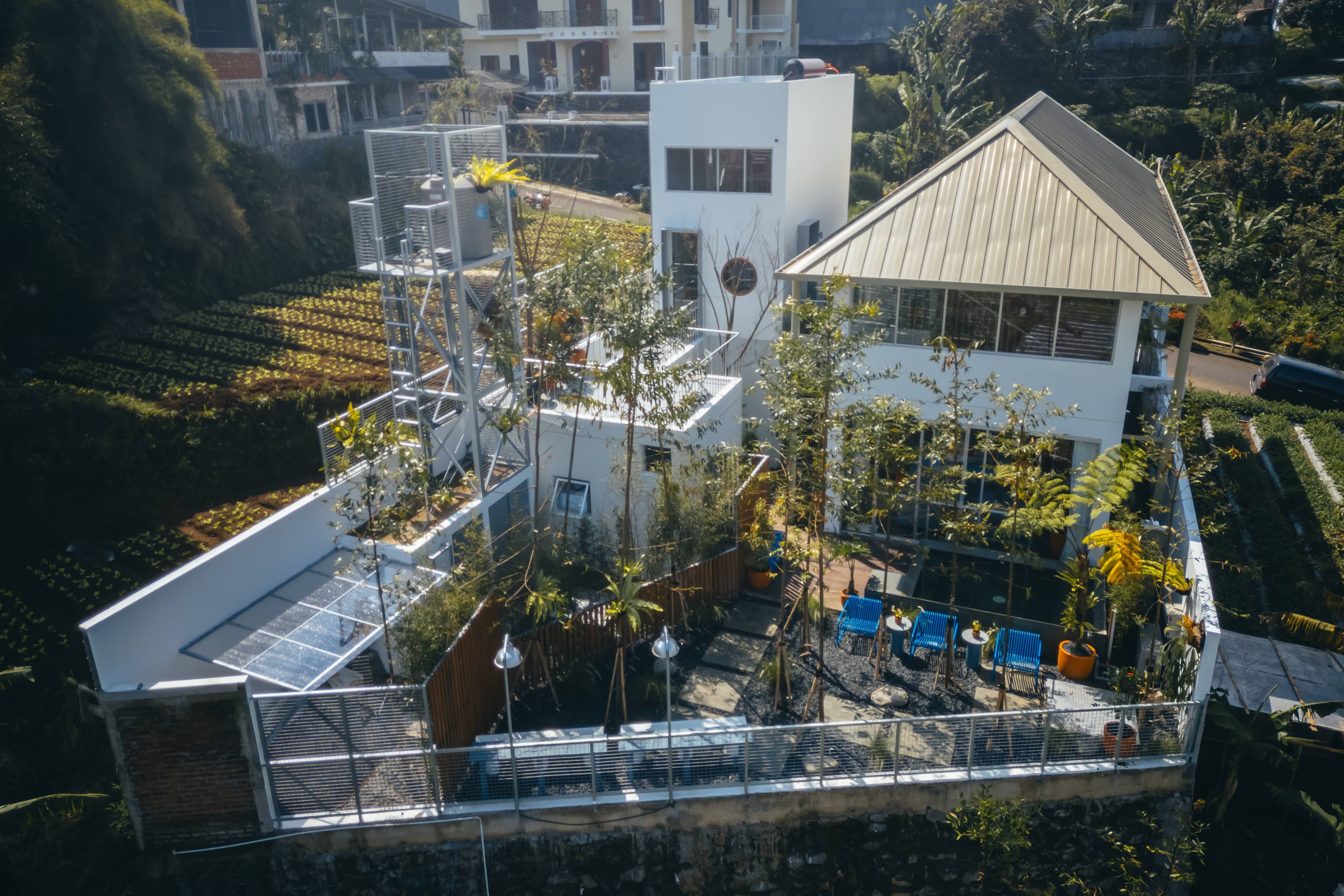 SILAS HOUSE mobile 1